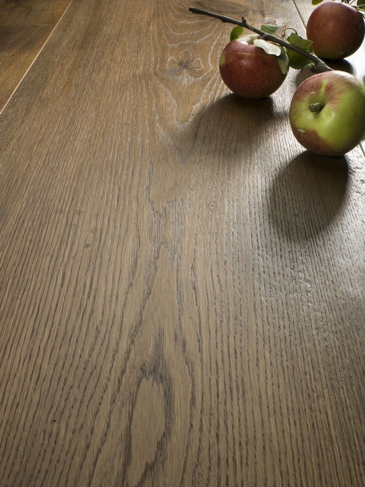 Инженерная доска Bassano Parquet Коллекция Radici di Quercia Дуб Villa Arianna строганный, браш, лак 2350х192х15/3,6 мм (Италия)